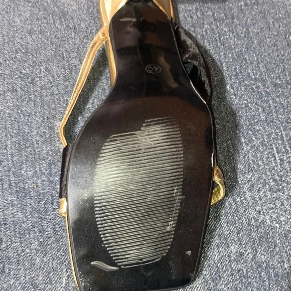 Zara Elegant Gold and Black Heels - Picture 3 of 5